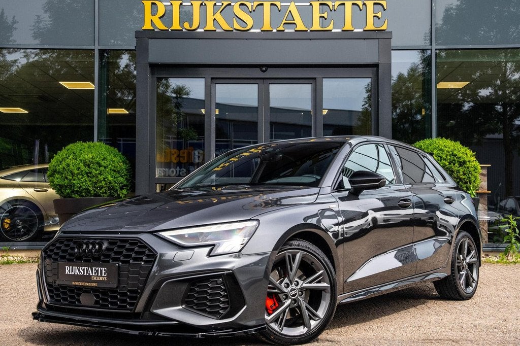 Audi A3 Sportback 40 TFSI e 3x S-LINE|MATRIX|ALCANT.|S3 LOOK, Auto's, Audi, 4 cilinders, 1535 kg, Plug-in hybride, 71 km/l