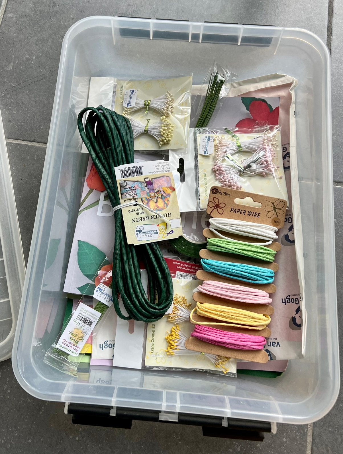 Compleet pakket bloemen maken (Bobby Pearce), Meerkleurig, Zo goed als nieuw, Papier of Karton, Knutselset