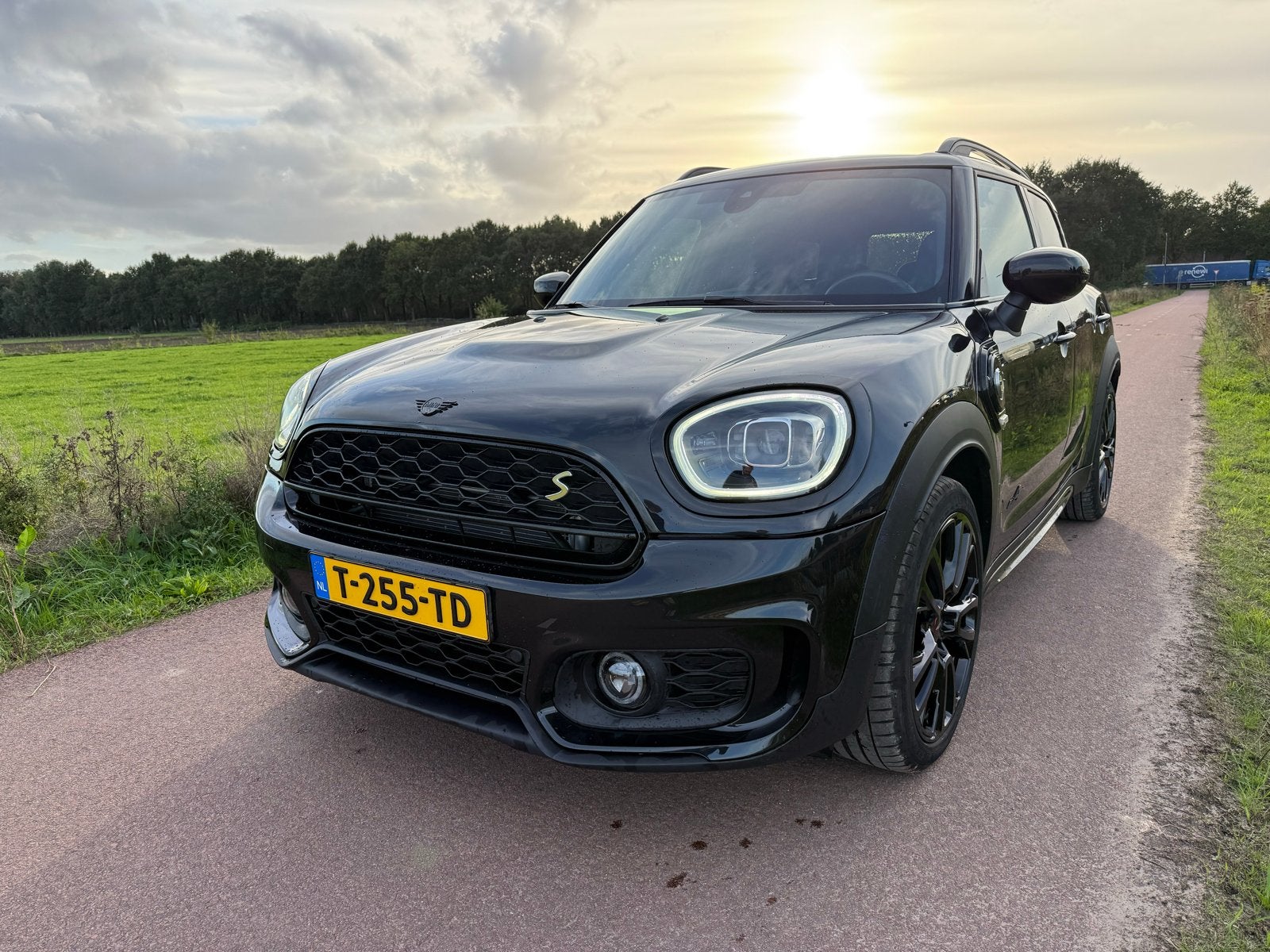 Foto 2 van Mini Countryman cooper SE JCW All4 Aut. 2022
