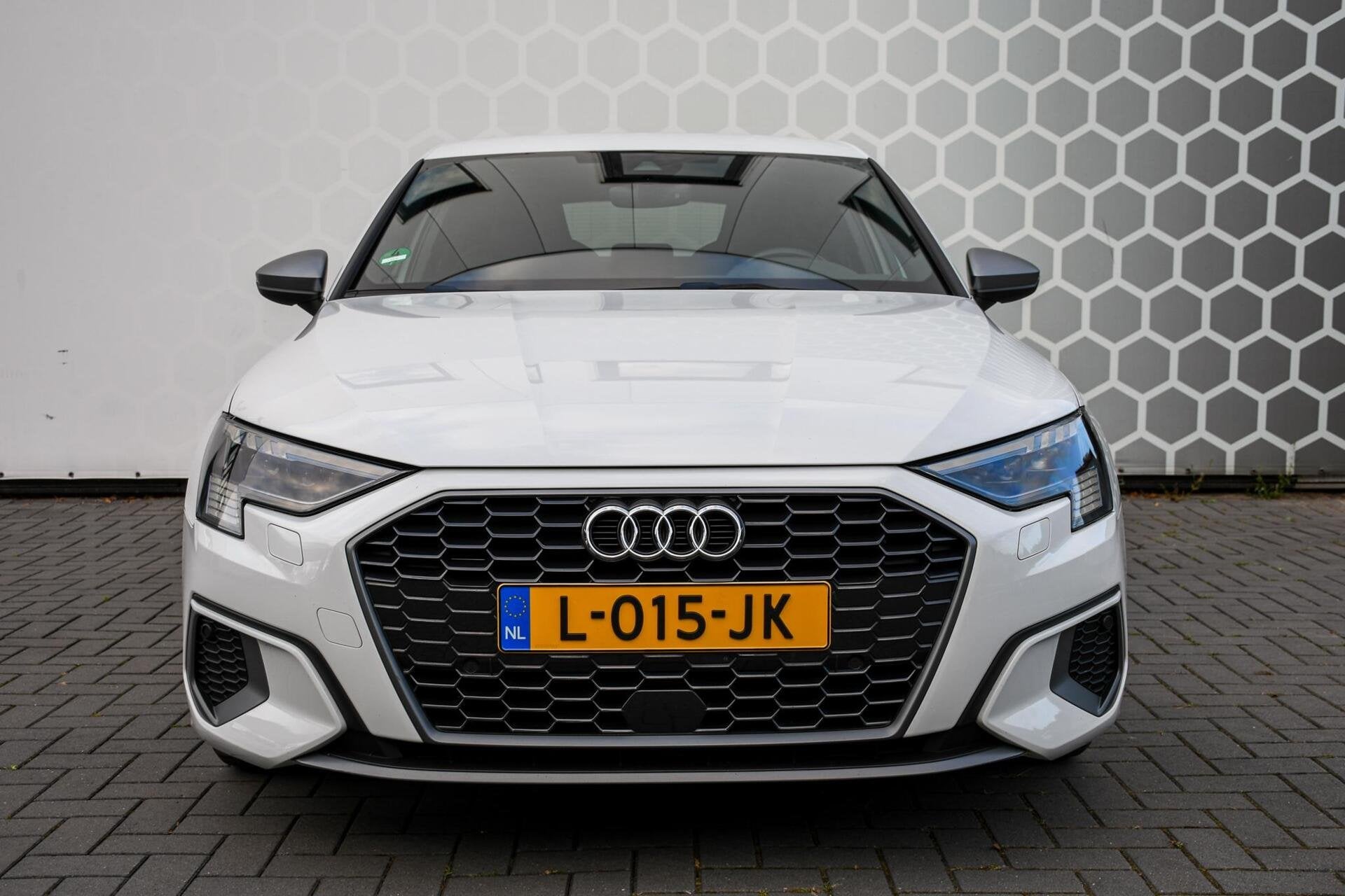 Audi A3 Sportback 30 TFSI S edition Automaat S-line 18 Inch, Auto's, Gebruikt, Leder en Stof, Wit, Origineel Nederlands