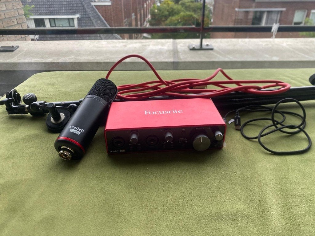 Focusrite Scarlett 2i2 3rd gen bundle, Muziek en Instrumenten, Microfoons, Zo goed als nieuw, Zangmicrofoon, Ophalen