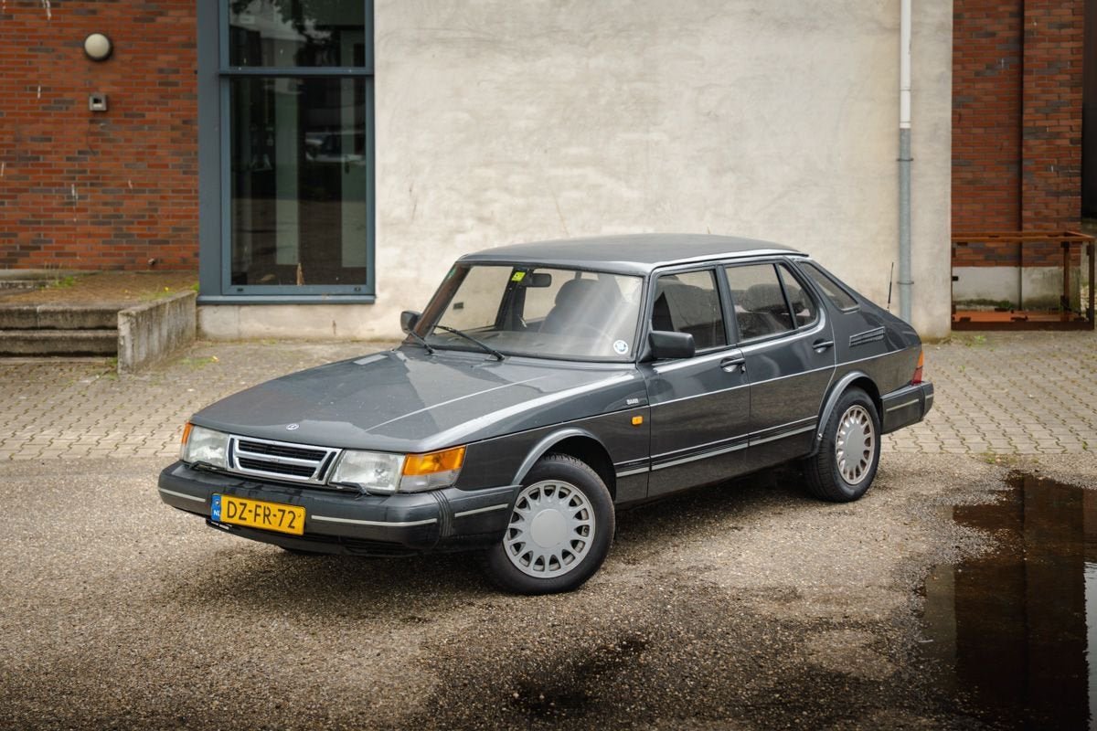 Saab 900 2.0 I 16 HB U9 1992 Grijs, Voorwielaandrijving, Stof, 4 cilinders, Origineel Nederlands