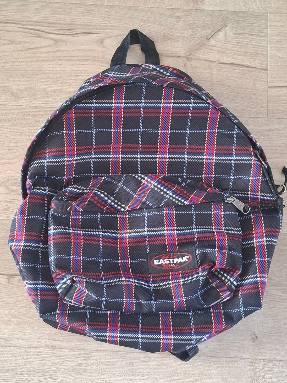 Eastpak Padded Rugzak Schotse Ruit Rood/Blauw/Wit, Ophalen, 25 tot 40 cm, Zo goed als nieuw, 30 tot 45 cm
