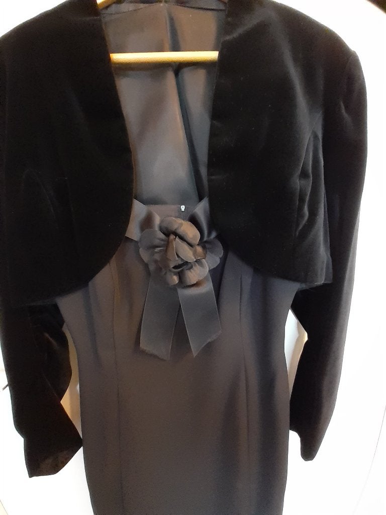 Galajurk E en M Augustat, Kleding | Dames, Ophalen, Zwart, Maat 42/44 (L), Zo goed als nieuw