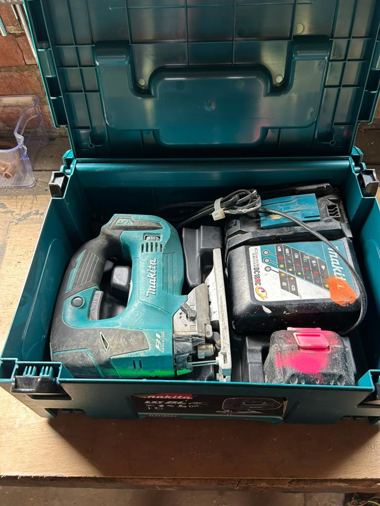 Makita Decopeerzaag 18v, Ophalen of Verzenden, Zo goed als nieuw, Boor- en Schroefmachine