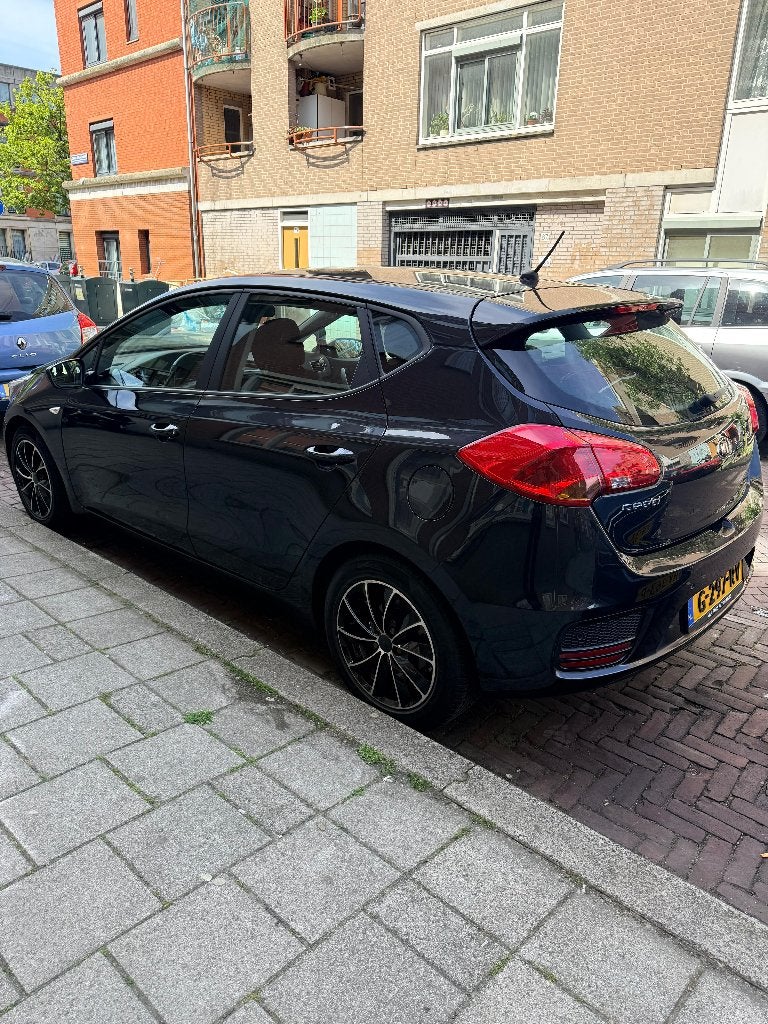 Kia (Pro) Cee d 1.4 99PK 2017 Zwart, Voorwielaandrijving, 1154 kg, Zwart, 4 cilinders