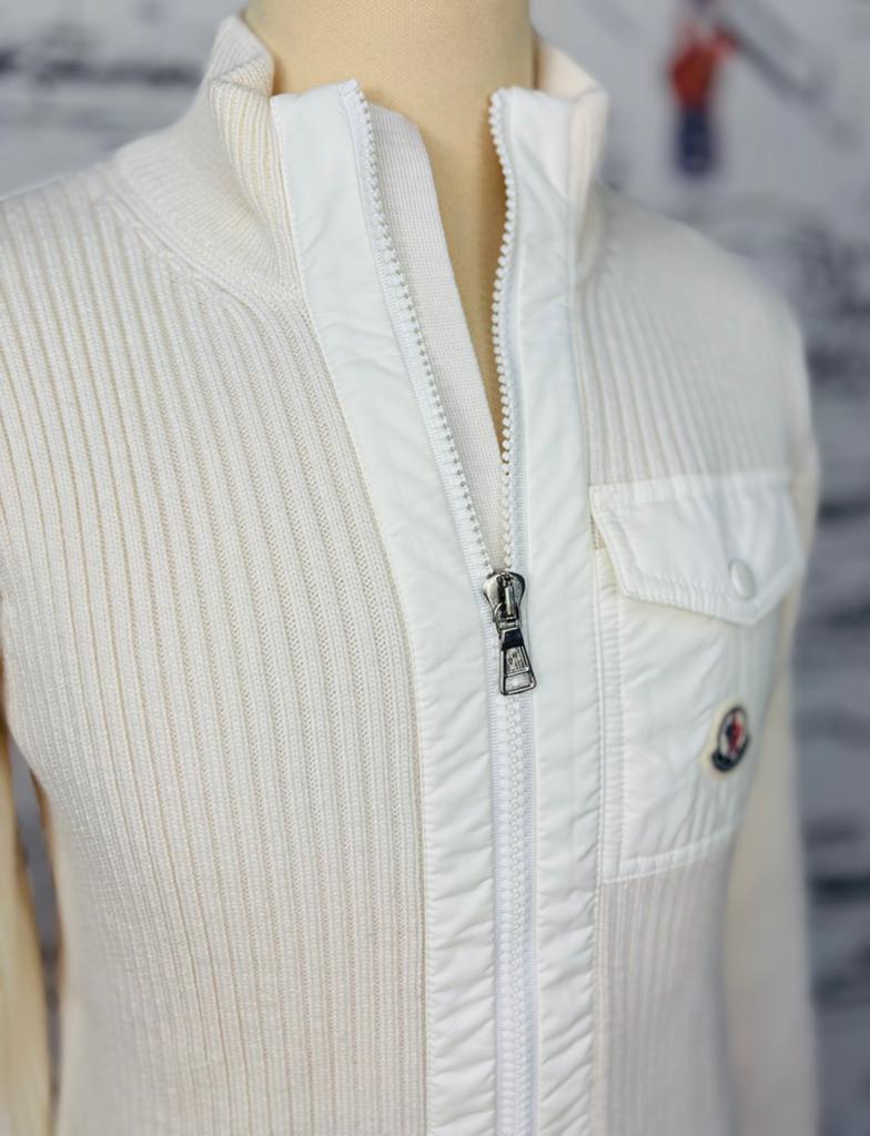 Moncler scheerwol logo pocket vest maat 8 NIEUW (395 euro), Kinderen en Baby's, Kinderkleding | Maat 128, Moncler EU, Verzenden