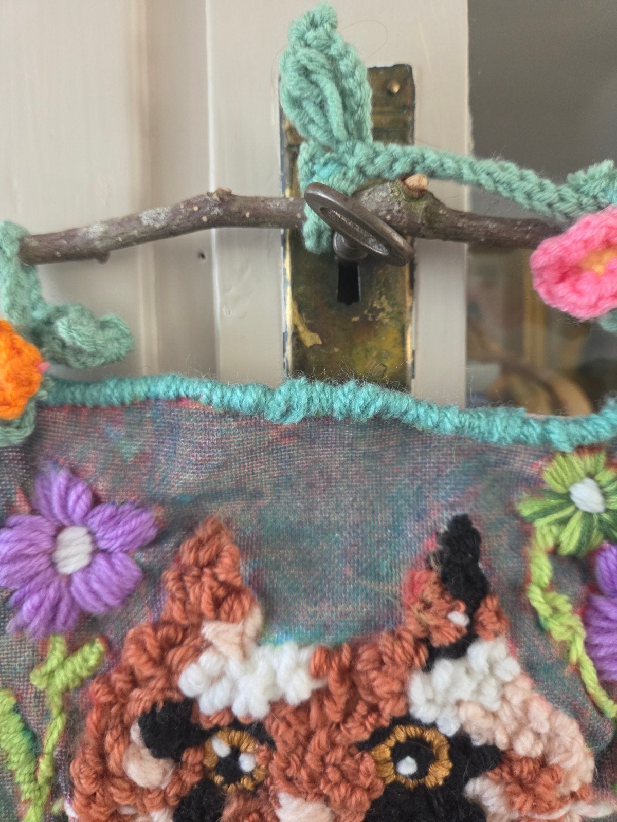 Geborduurde Kat van Wol met Vrolijke Bloemen, Minder dan 50 cm, Overige typen, Nieuw, Ophalen of Verzenden