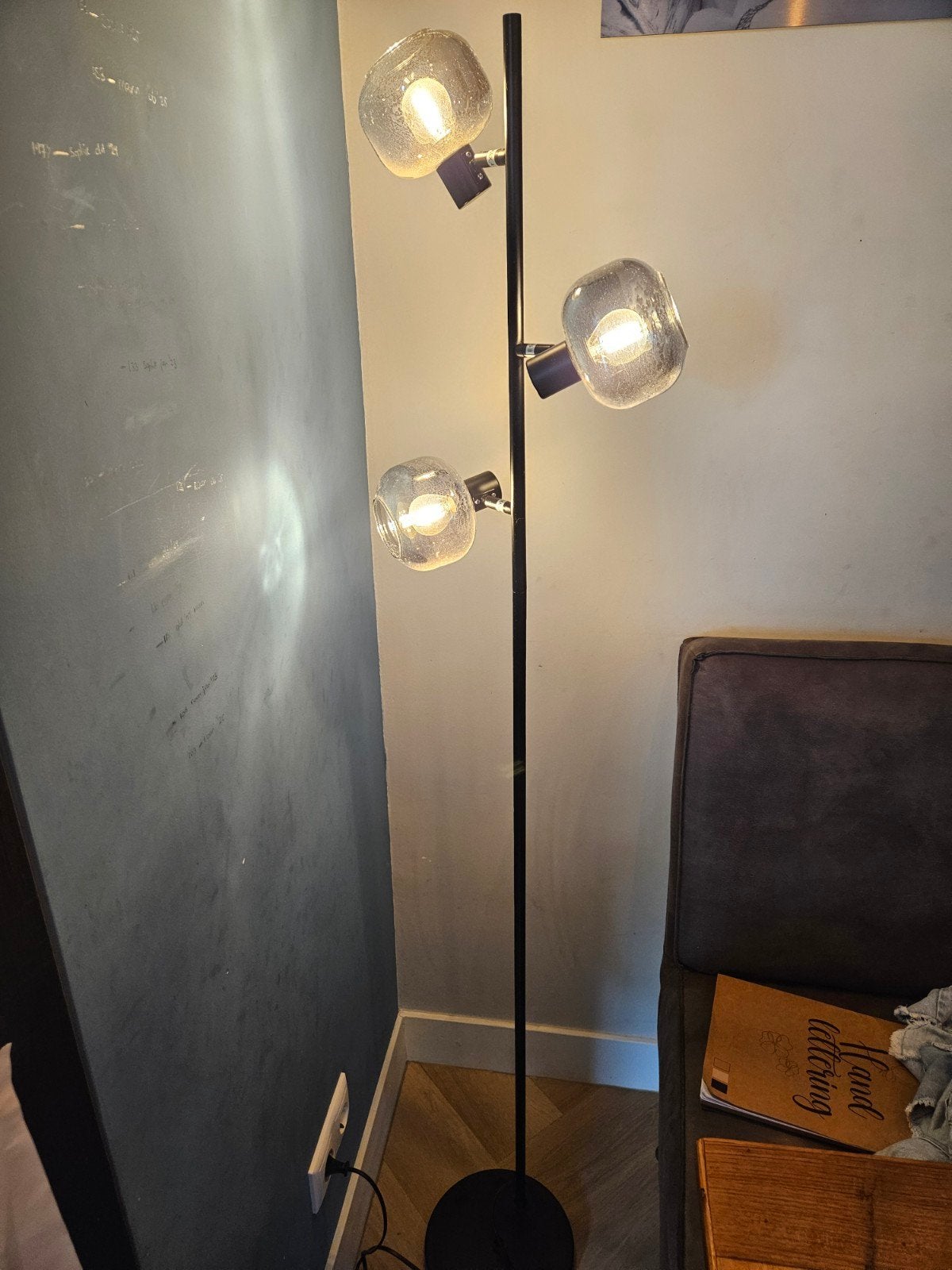 Moderne staande lamp met 3 glazen bollen, Ophalen, E14 (klein), Zo goed als nieuw, Glas