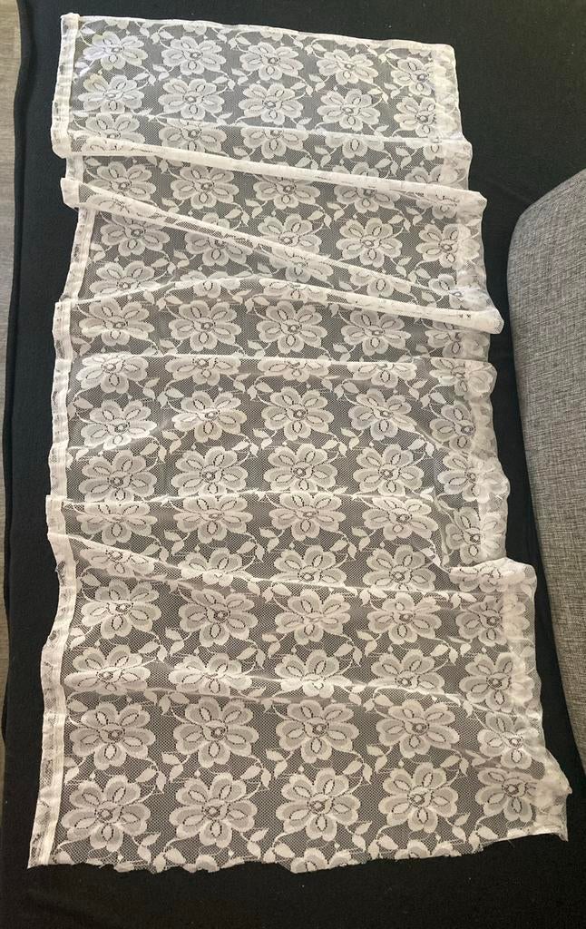 Wit gordijntje met roede en bevestigingsmateriaal, Minder dan 50 cm, Wit, Ophalen of Verzenden, Zo goed als nieuw