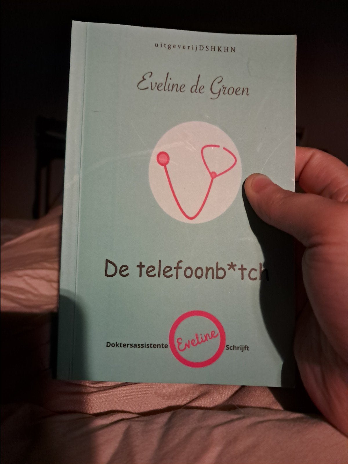boek: De Telefoonb*tch - Eveline de Groen (Doktersassistente, Ophalen of Verzenden, Zo goed als nieuw, Eveline de Groen