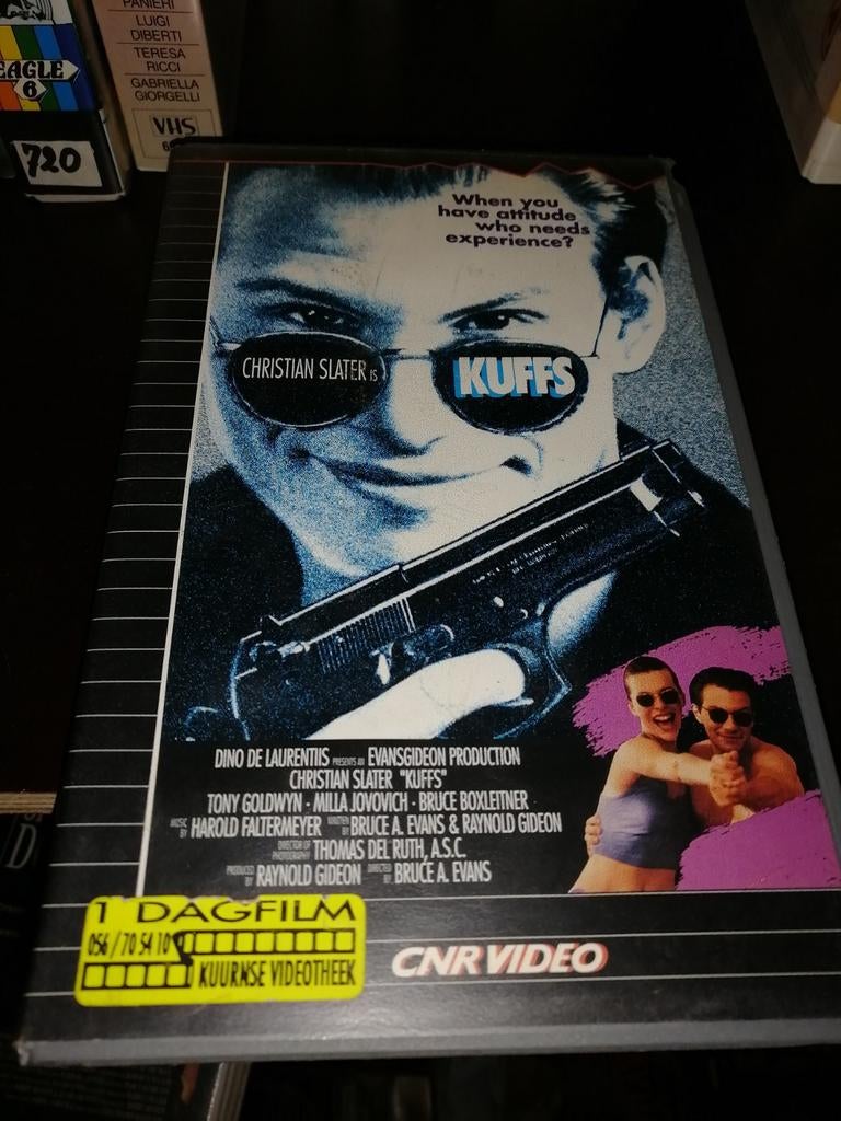 VHS ex-rental - Kuffs, Vanaf 16 jaar, Ophalen of Verzenden, Gebruikt, Horror