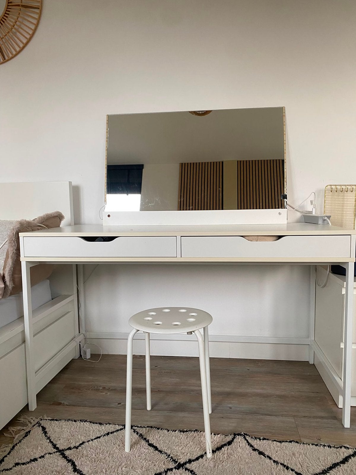 IKEA Alex kaptafel/bureau met spiegel, verlichting  en lades, Ophalen, Gebruikt, Met lades, Spaanplaat of MDF