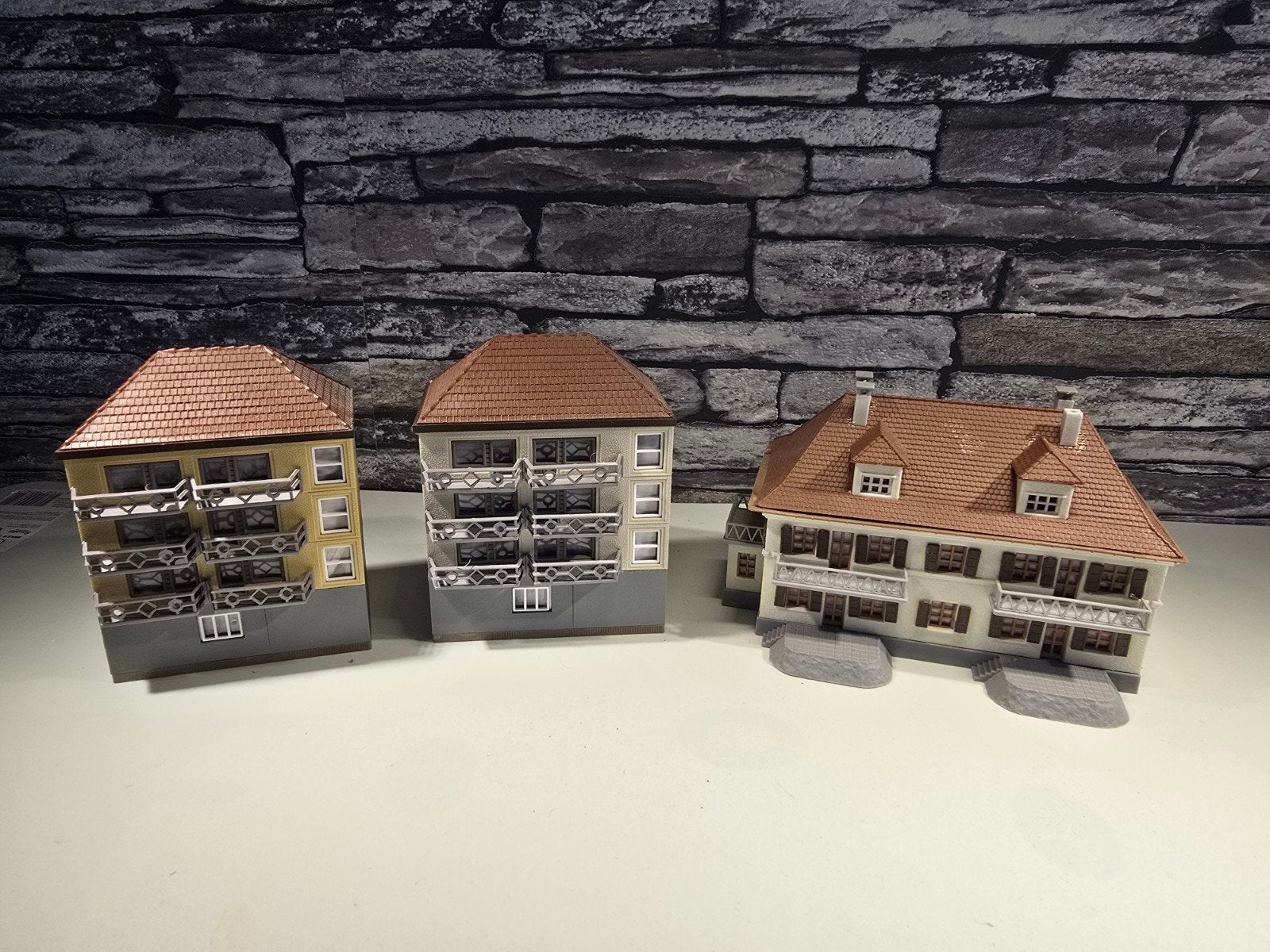 Kibri flats appartementencomplex N spoor trein 1:160, Overige merken, Gelijkstroom of Wisselstroom, Brug, Tunnel of Gebouw, Ophalen of Verzenden