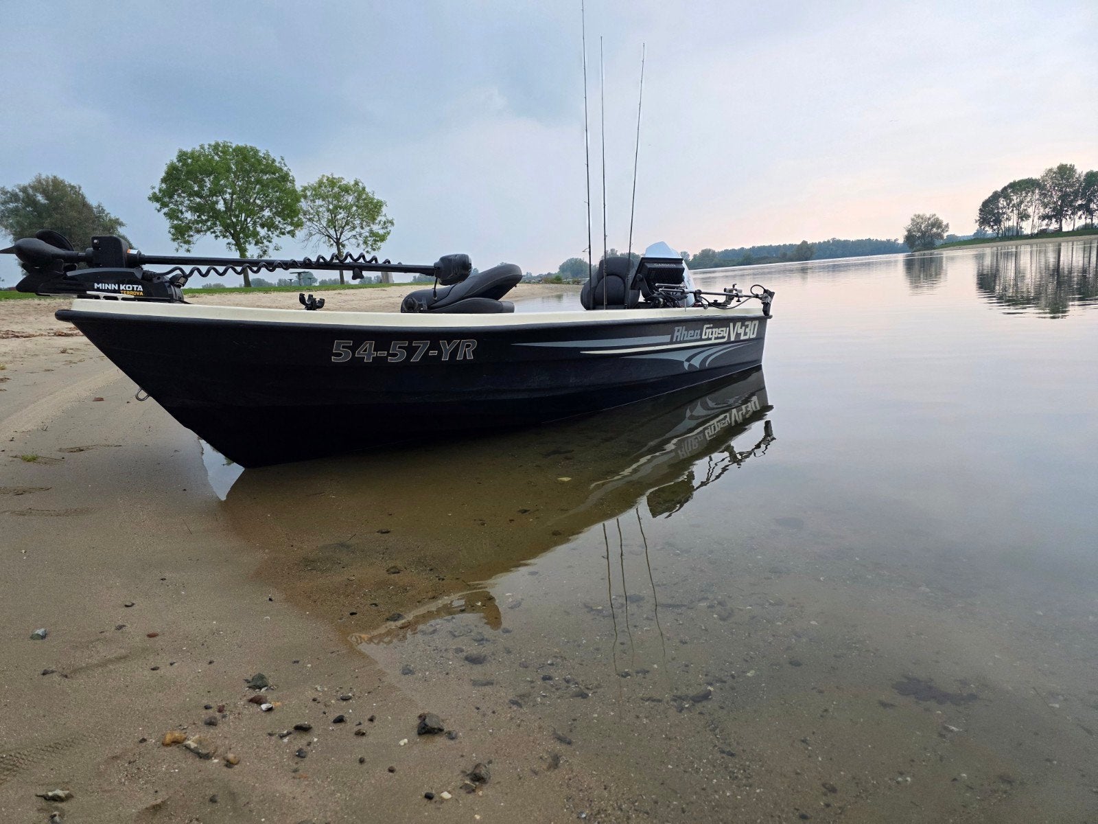 Rhea Gipsy V430 visboot + Trailer, Ophalen, 30 cm, Buitenboordmotor, Polyester