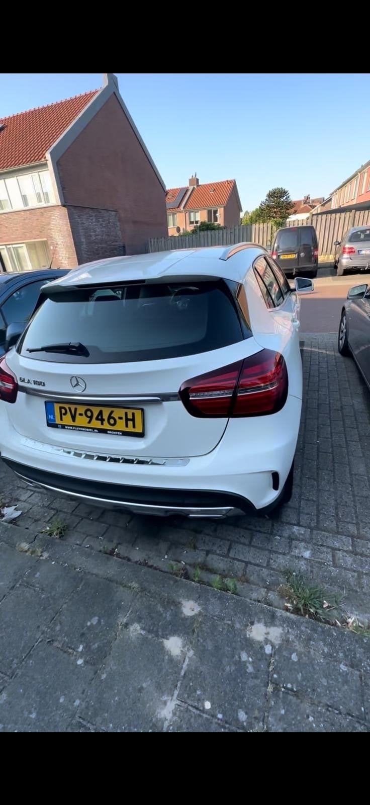 Mercedes-Benz GLA 180 d 109pk 7G-DCT 2017 Wit, 4 cilinders, 715 kg, 1200 kg, Particulier