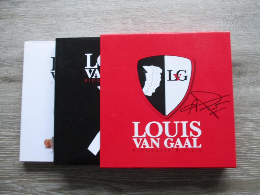 Louis van Gaal, Biografie & Visie  Robert Heukels, Ophalen of Verzenden, Gelezen, Watersport en Hengelsport