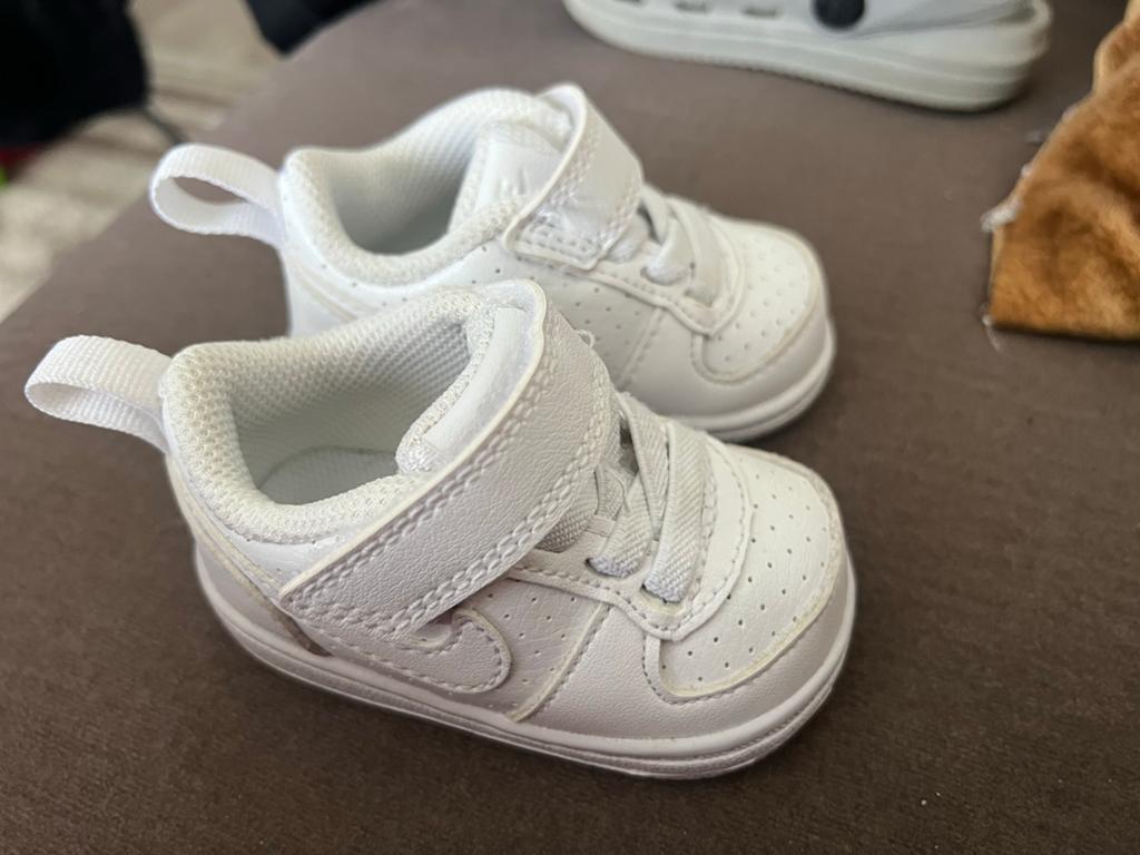 Nike schoenen maat 17, Kinderen en Baby's, Babykleding | Schoentjes en Sokjes, Ophalen, Zo goed als nieuw, Jongetje of Meisje
