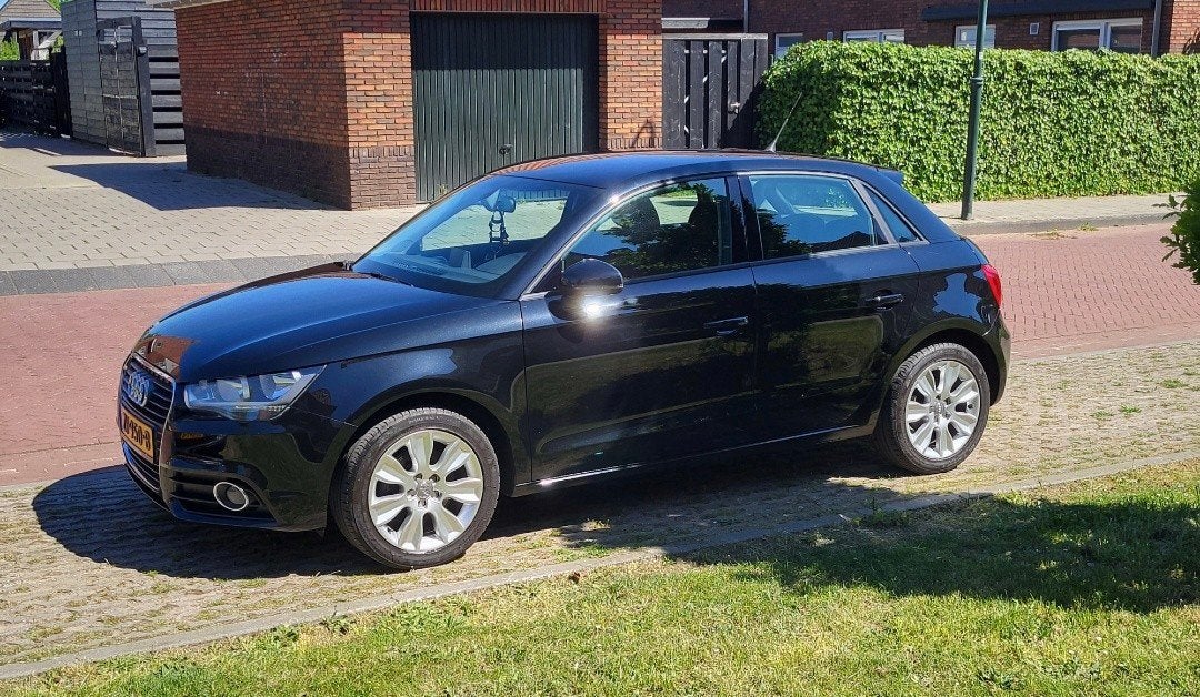 Audi A1 Velgen met Banden - 215/45/R16, Ophalen, 16 inch, Banden en Velgen, Personenwagen
