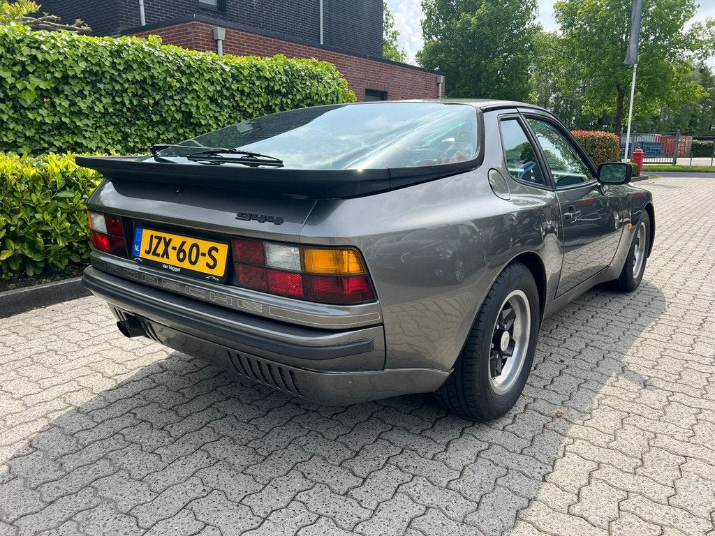 Porsche 944 2.5 Coupé Automaat (bj 1984), Auto's, Automaat, Achterwielaandrijving, Zwart, 4 stoelen