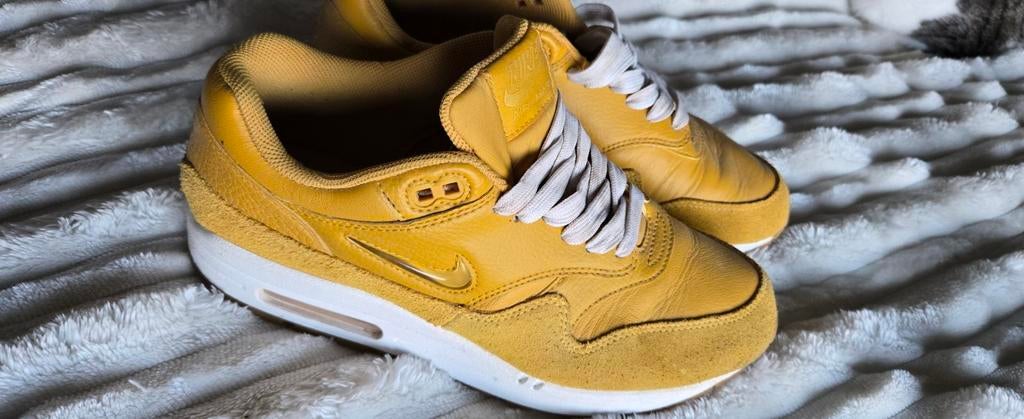 Nike Air Max 1 Premium SC Jewel 'Mineral Yellow' mt 41, Geel, Nike, Ophalen of Verzenden, Sneakers of Gympen