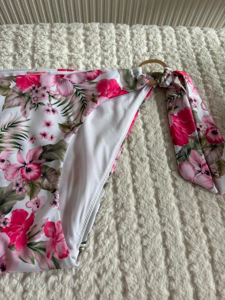 Bikini met 2 broekjes, Kleding | Dames, Badmode en Zwemkleding, Ophalen of Verzenden, Zo goed als nieuw, Bikini