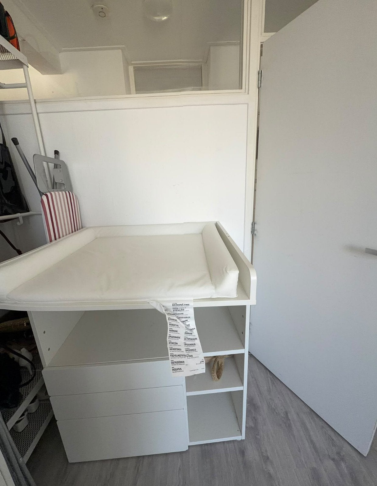 Witte commode met lades en opbergvakken, Ophalen, 50 tot 70 cm, Zo goed als nieuw, 75 tot 100 cm