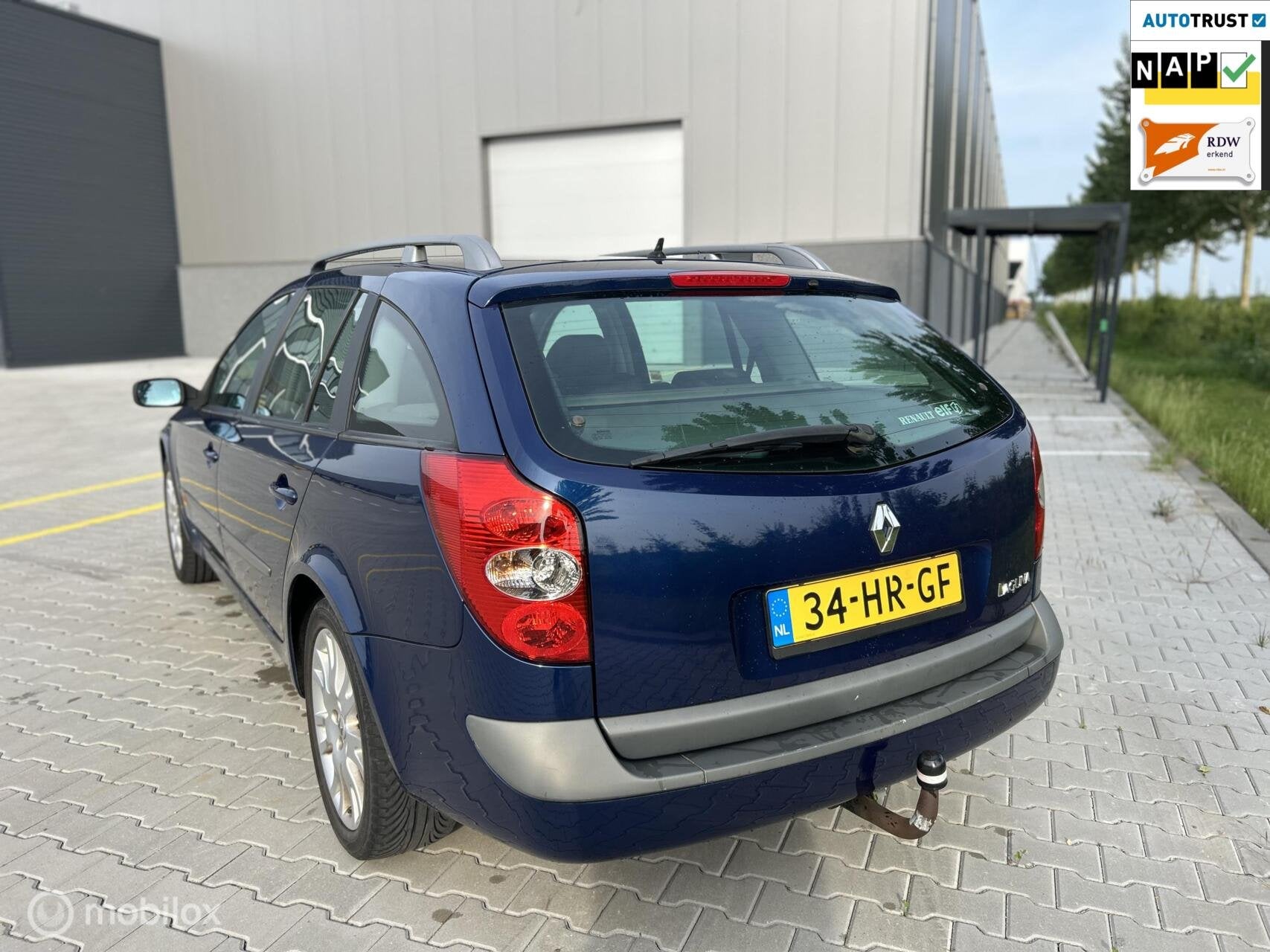 Renault Laguna Grand Tour 1.8-16V Dynamique|NAP|APK|AIRCO|, Laguna, 4 cilinders, 1290 kg, Blauw