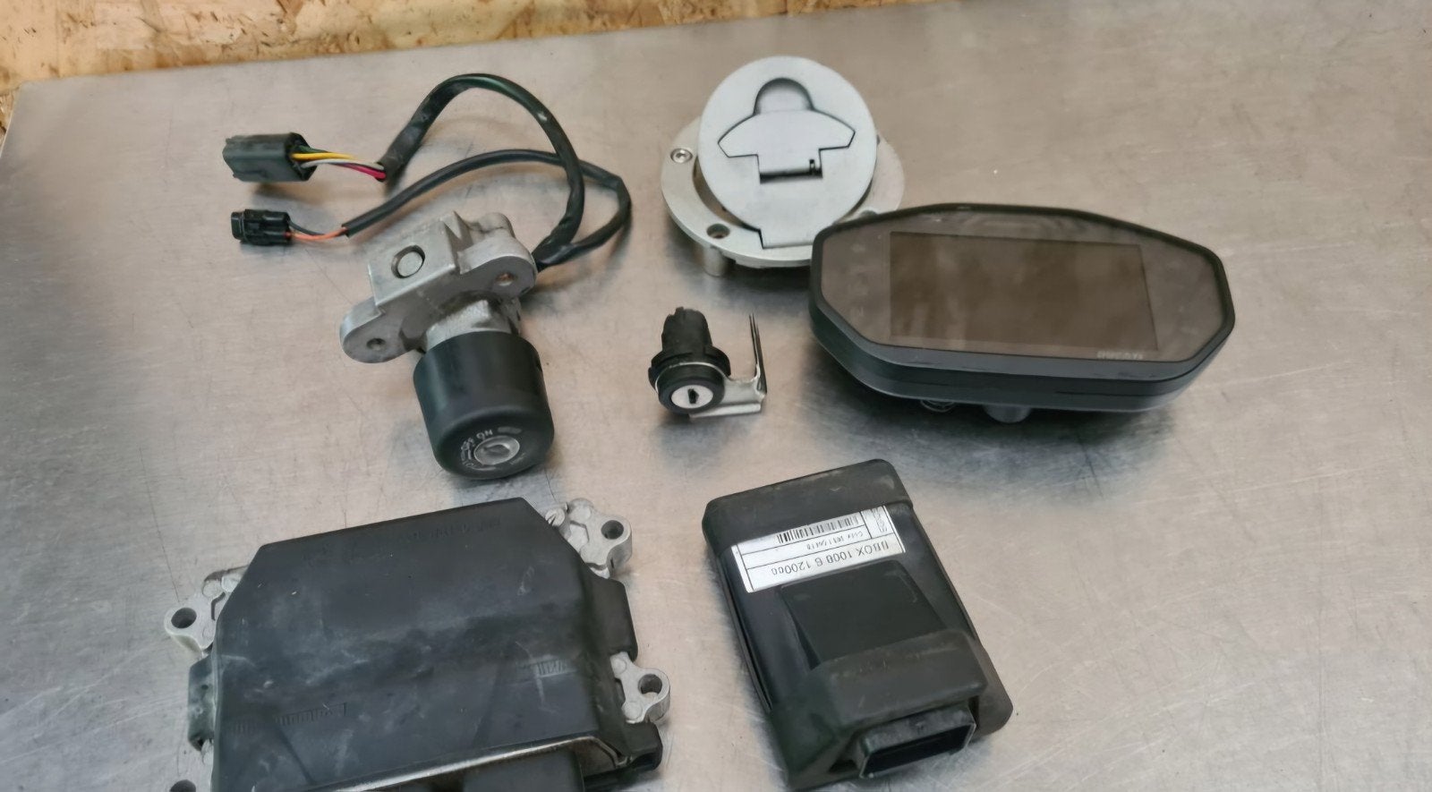ducati monster 1200 r s lockset 2016 17 18 19, Ophalen of Verzenden