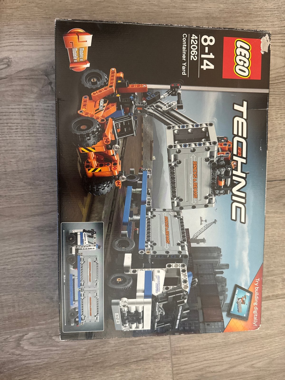 Lego Technic 42062 Container Yard - Zo goed als nieuw, Lego, Ophalen of Verzenden, Zo goed als nieuw, Complete set
