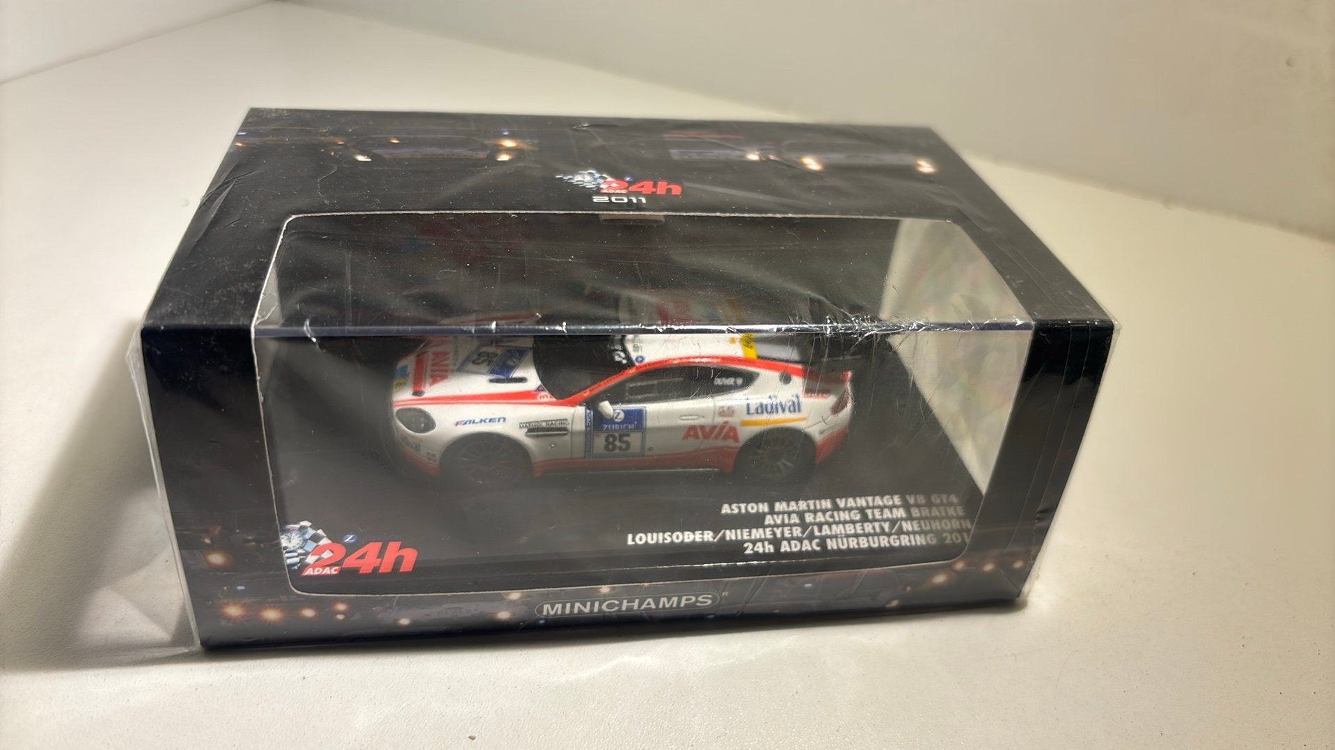 Aston martin vantage v8 gt4 24h Nurburgring minichamps 1.43, Auto, Ophalen of Verzenden, MiniChamps, A