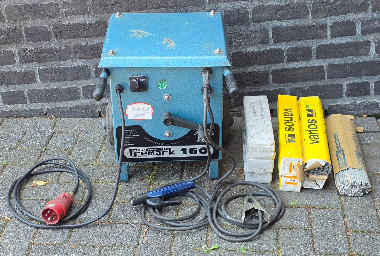 FREMARK 160 lasapparaat + véél laselektrodes + opbergkastjes, Ophalen