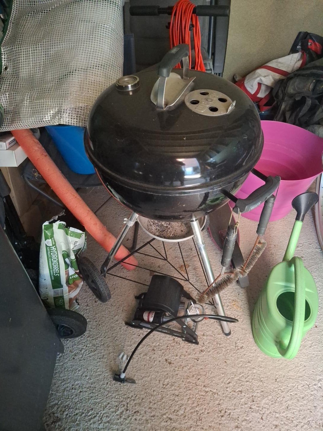 weber bbq 57 cm met temperatuur, Ophalen, Gebruikt, WEBER BBQ