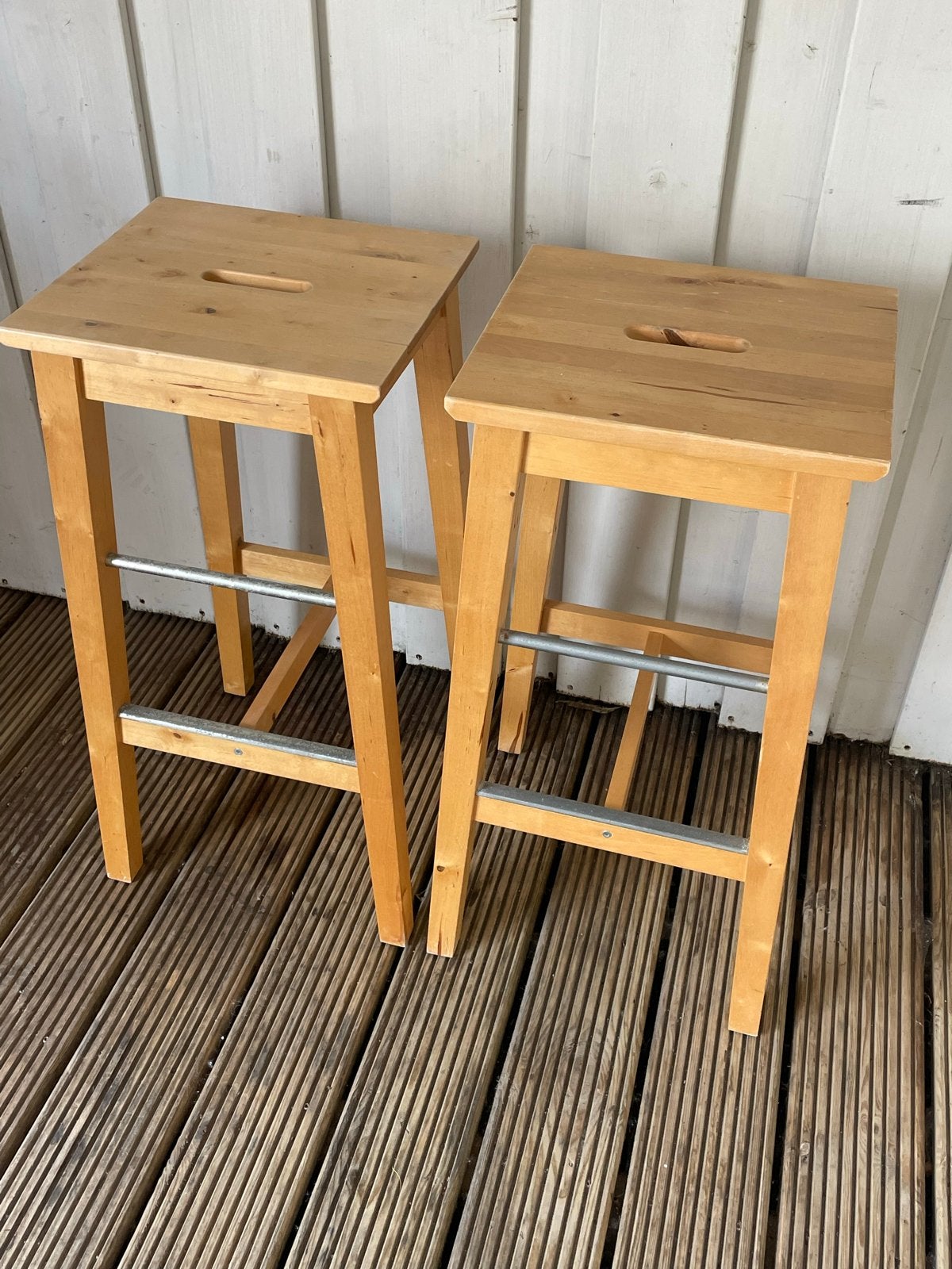 2x IKEA BOSSE barkrukken van massief hout, Ophalen, Gebruikt, Met voetsteun, 60 tot 90 cm