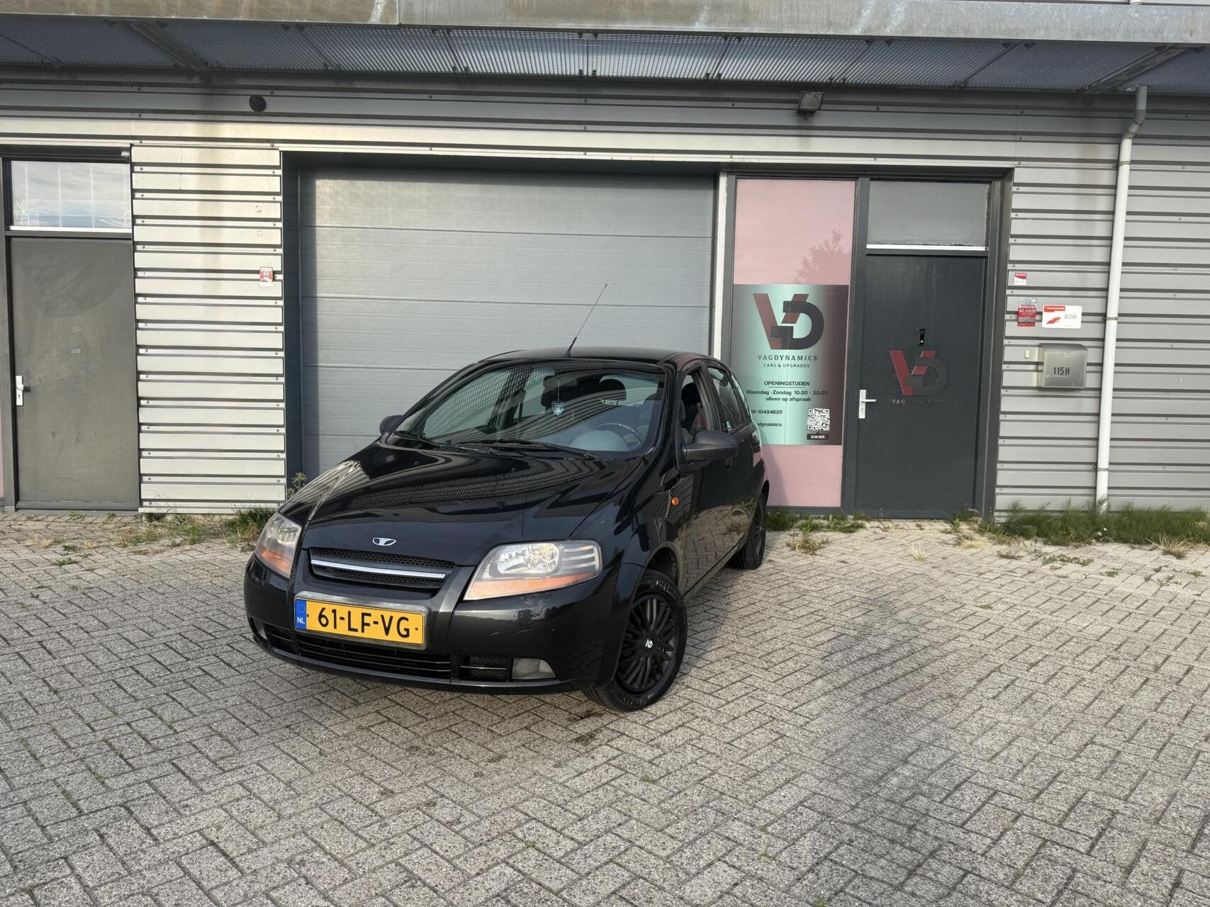 Daewoo Kalos 1.4 Airco Trekhaak Bluetooth 5drs 1 jaar APK, Auto's, 4 cilinders, Kalos, Zwart, Origineel Nederlands