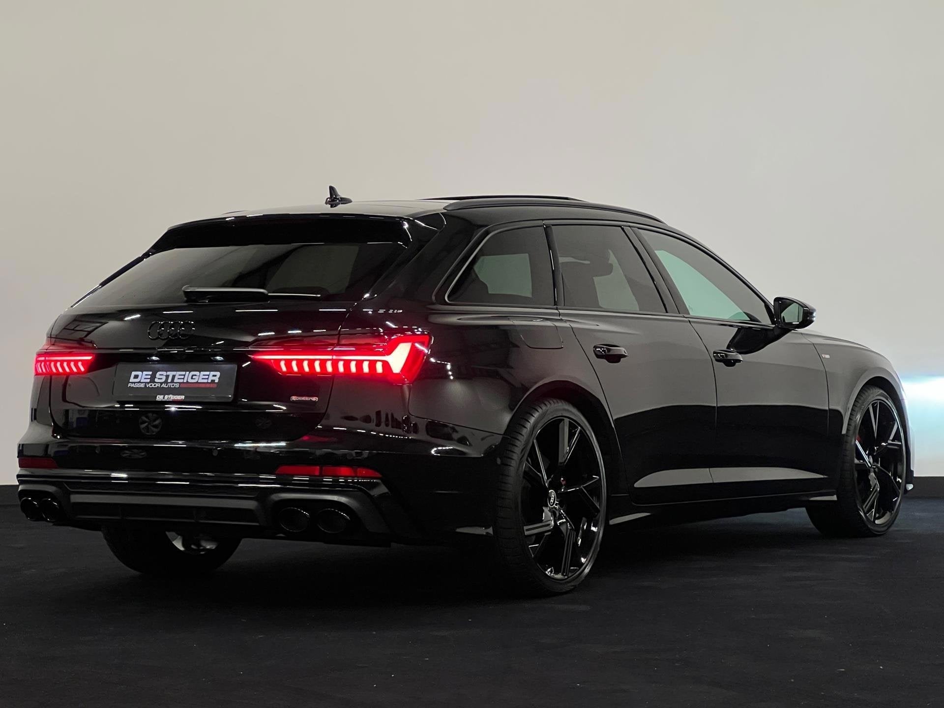 Audi A6 Avant 55 TFSI e quattro Competition S line edition P, Auto's, Automaat, Gebruikt, Zwart, 4 cilinders