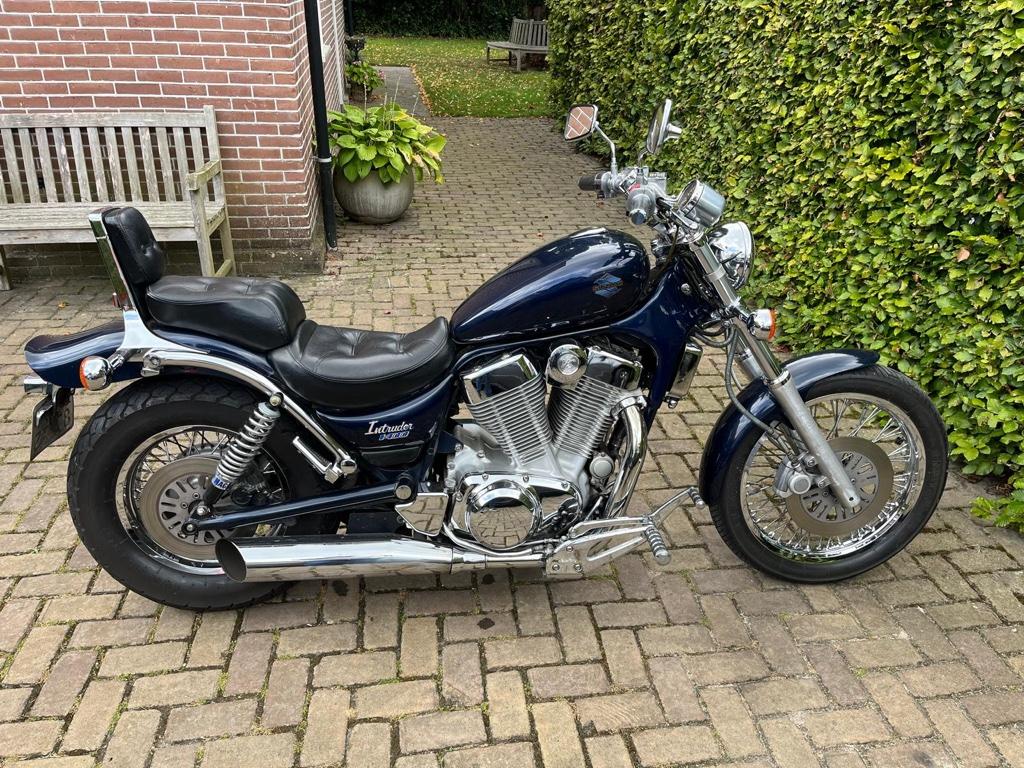 Suzuki VS 1400 Intruder - 1987 - zeer net - lage km, Motoren, 2 cilinders, Gebruikt, Particulier, Meer dan 35 kW
