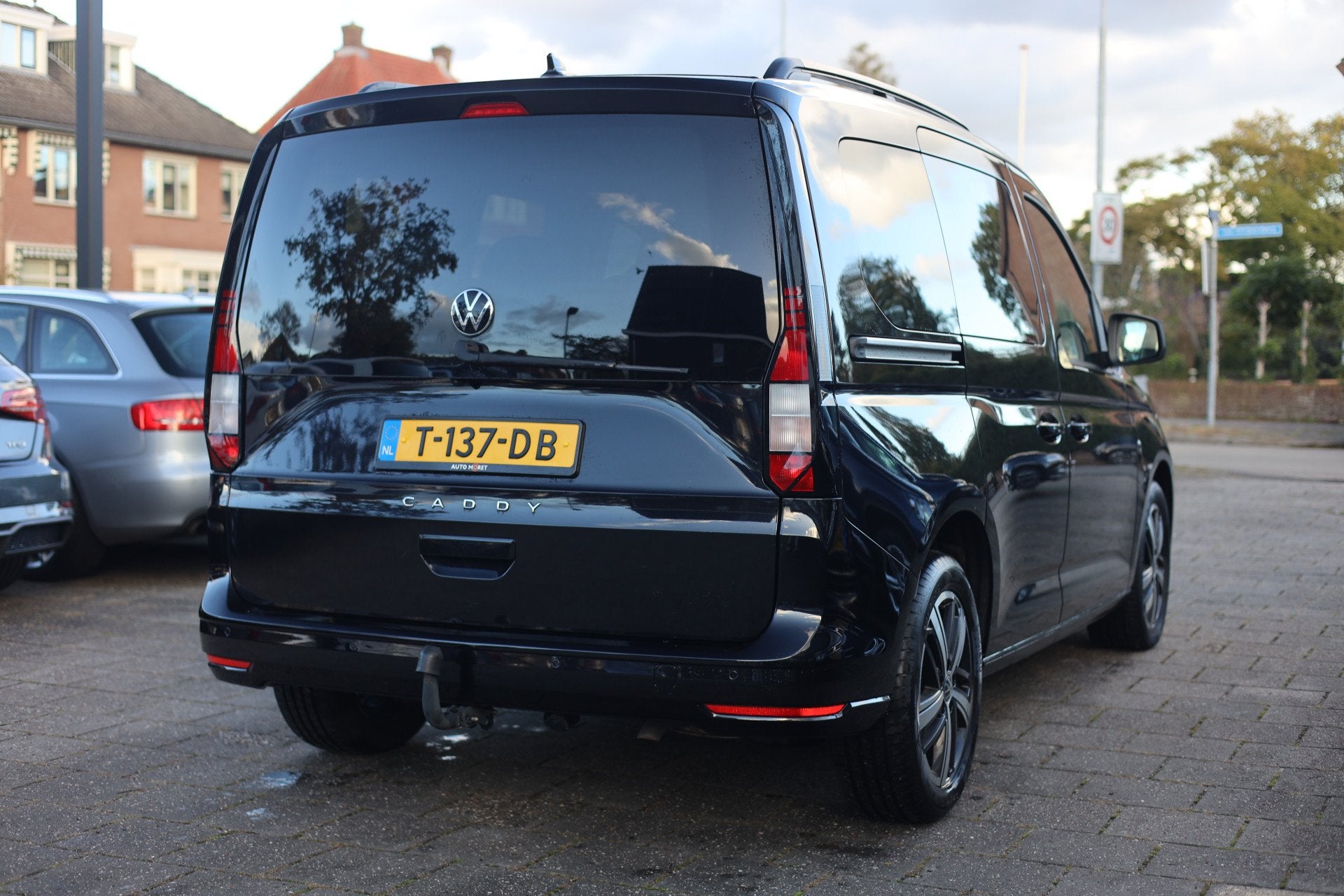 Volkswagen Caddy 1.5 TSI COMBI 7-PERSOONS | NAVI | CAMERA |, Auto's, 1486 kg, Stof, Euro 6, Zwart