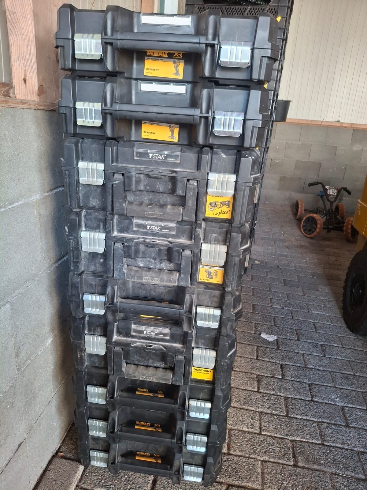 DeWALT TSTAK Gereedschapskoffers - Set van 9, Ophalen, Gebruikt
