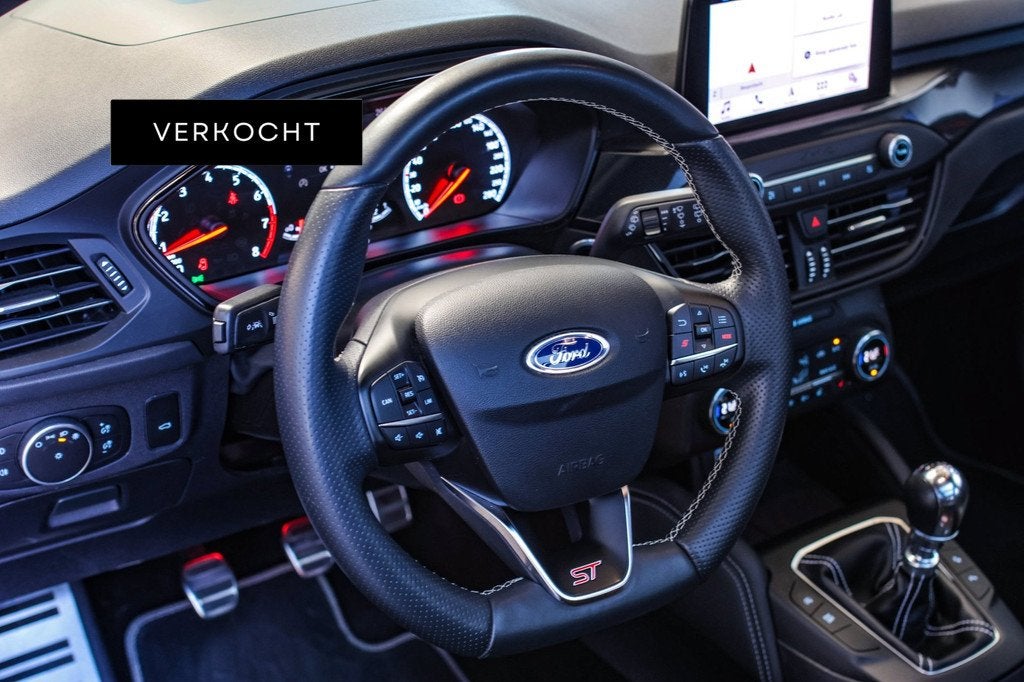 Ford Focus Wagon 2.3 EcoBoost ST-3 *Pano*B&O*Keyless*Camera*, Auto's, Ford, Gebruikt, Zwart, 4 cilinders, Blauw