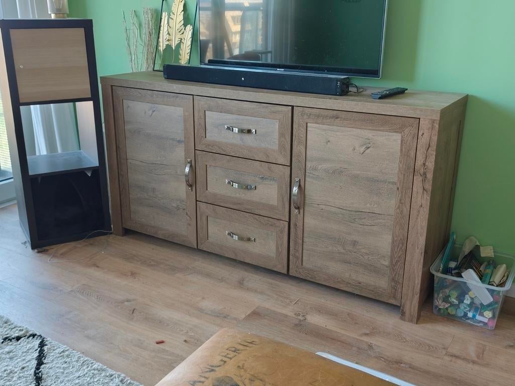 Mooi houten dressoir, Huis en Inrichting, Kasten | Dressoirs, Ophalen, Met deur(en), 150 tot 200 cm, Zo goed als nieuw