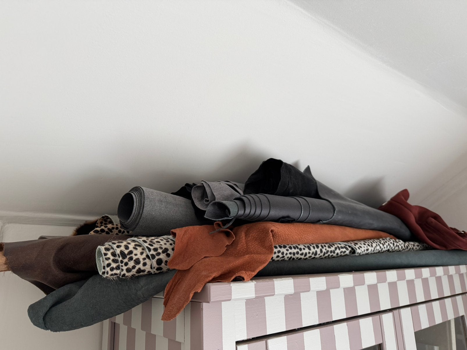 Leer + leerbewerking materialen, Ophalen, Zo goed als nieuw, Meerdere media