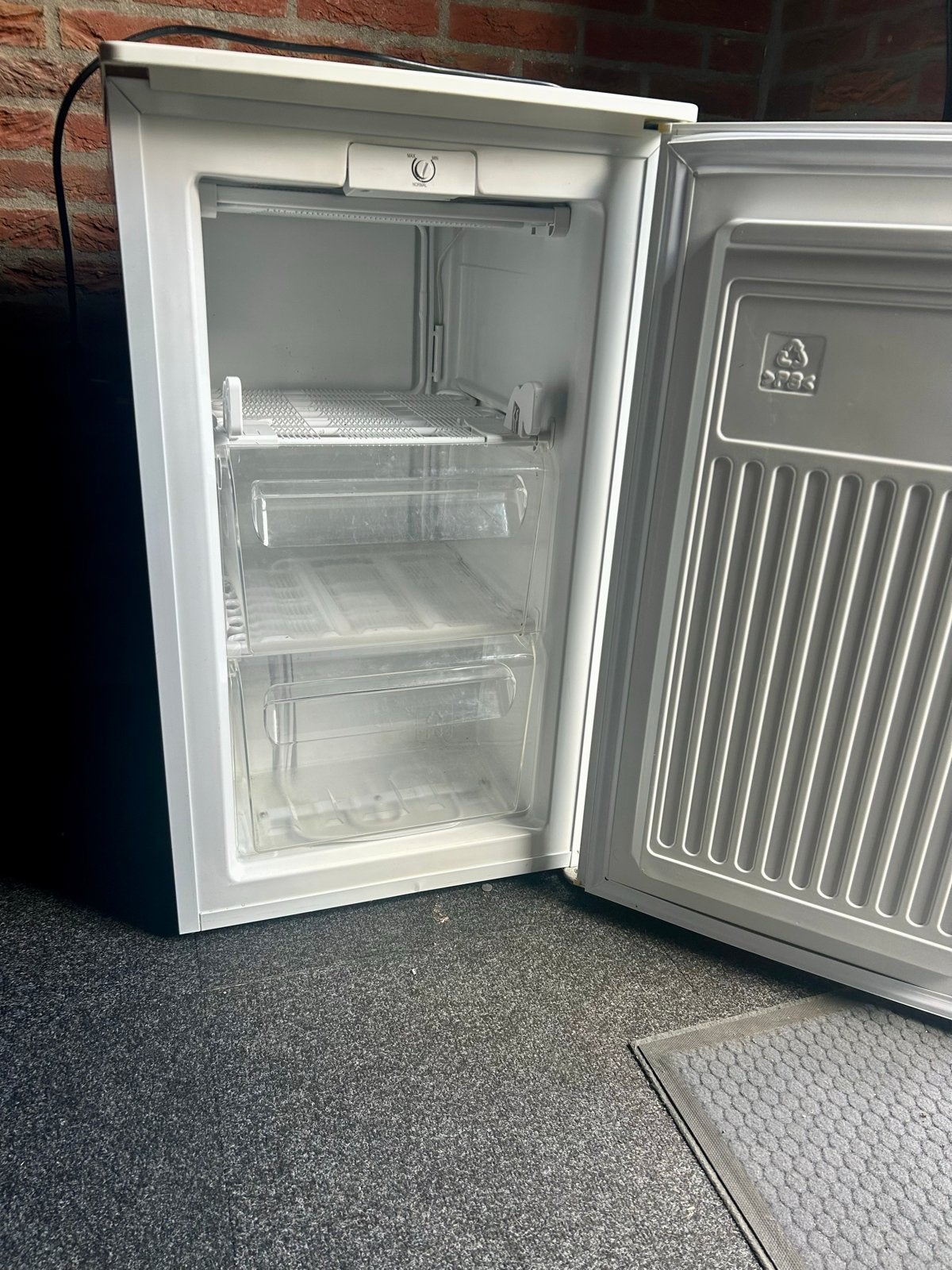 Compacte Etna vriezer met 2 lades, 75 tot 100 liter, Met aparte vriezer, Zo goed als nieuw, 45 tot 60 cm