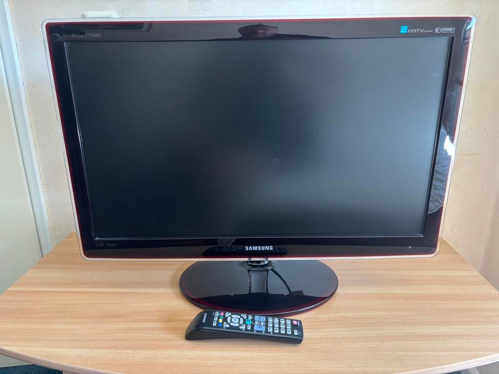 Samsung P2770HD 27 inch monitor / TV, Ophalen, Zo goed als nieuw, 50 Hz, Samsung