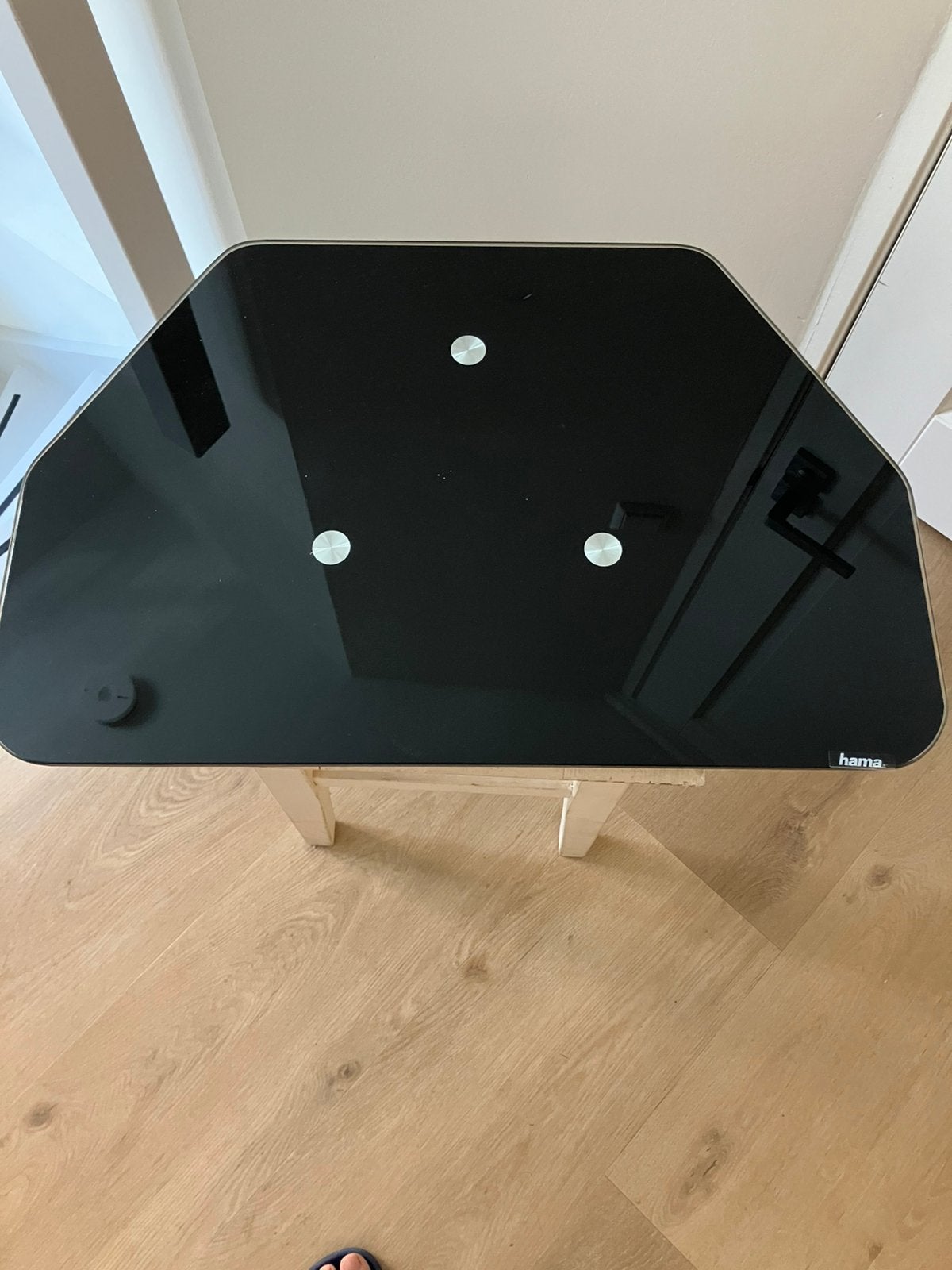 Draaibare tv standaard van Hama in zwart glas, Ophalen, Zo goed als nieuw
