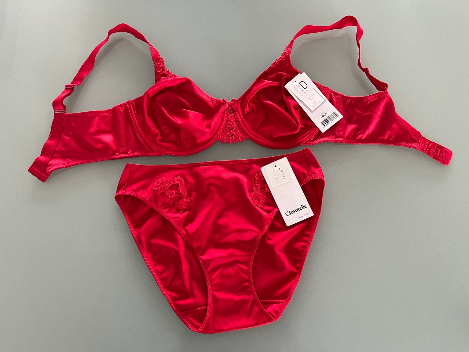 Lingerie set Chantelle, bh (75 D) en onderbroek (40), nieuw!, Kleding | Dames, Ophalen of Verzenden, Rood, Setje