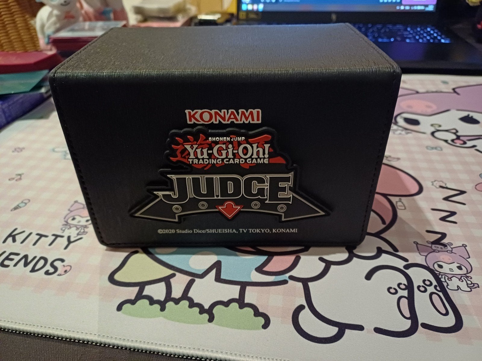 Yu-Gi-Oh - Judge deckbox, Ophalen of Verzenden, Zo goed als nieuw, Overige typen, Foil
