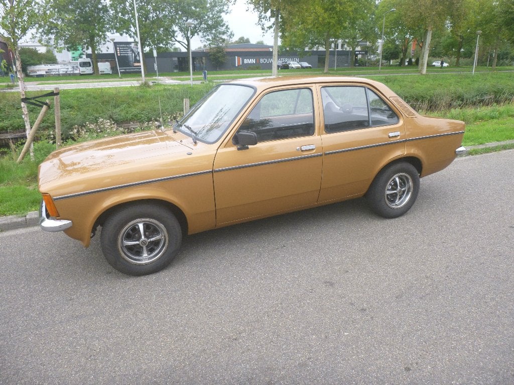 Opel Kadett C  Bouwjaar  1979, Zwart, Bruin, Particulier, Sedan
