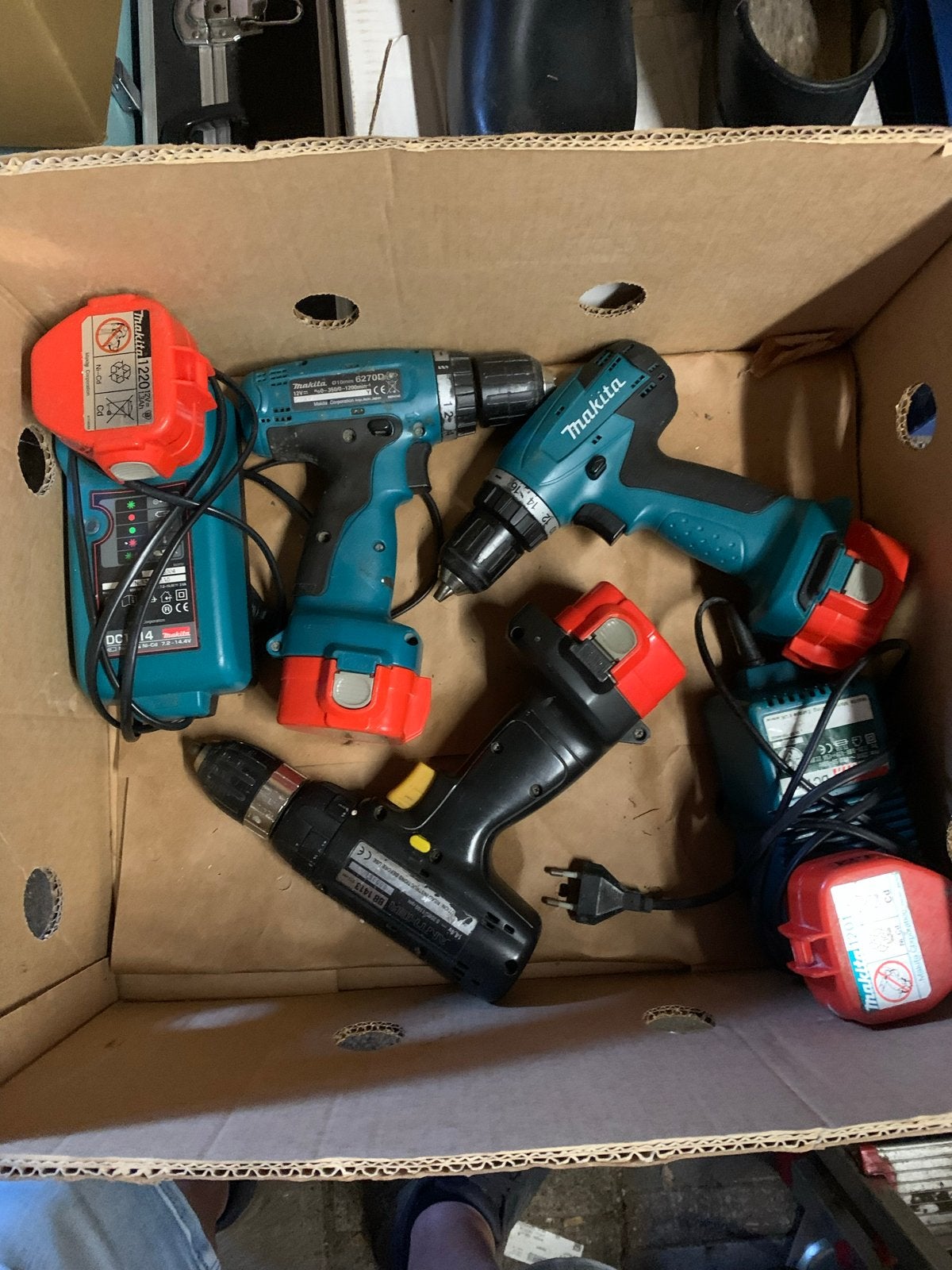 Partij Makita boormachines met defecte accu's, Ophalen, Gebruikt, Variabele snelheid, Boor- en Schroefmachine