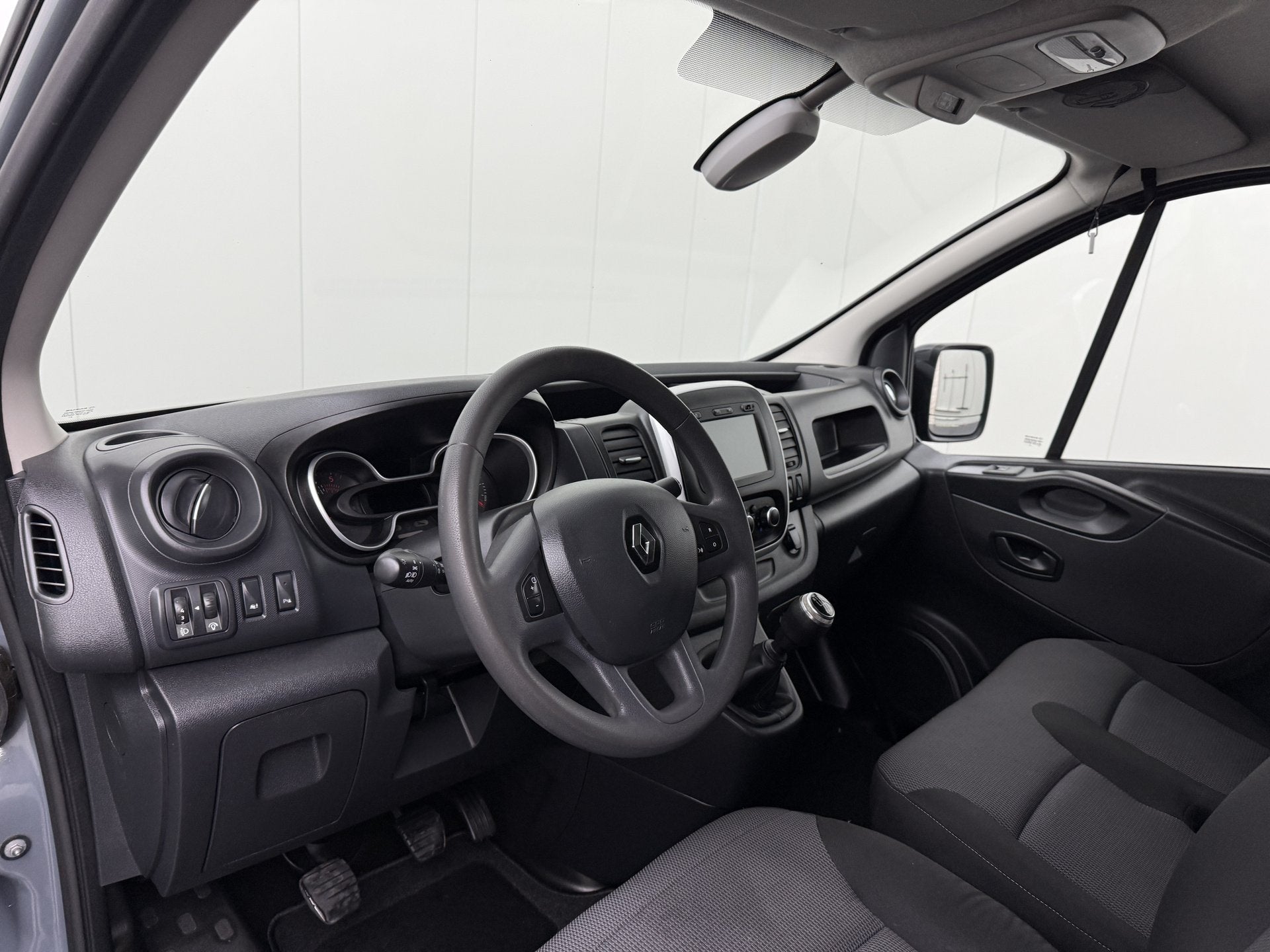 Renault Trafic 2.0DCi 120PK Lang Work Edition | Navigatie |, Voorwielaandrijving, Stof, Gebruikt, Euro 6